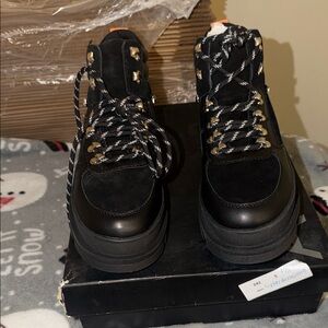 Aqua Black Outdoor Boots